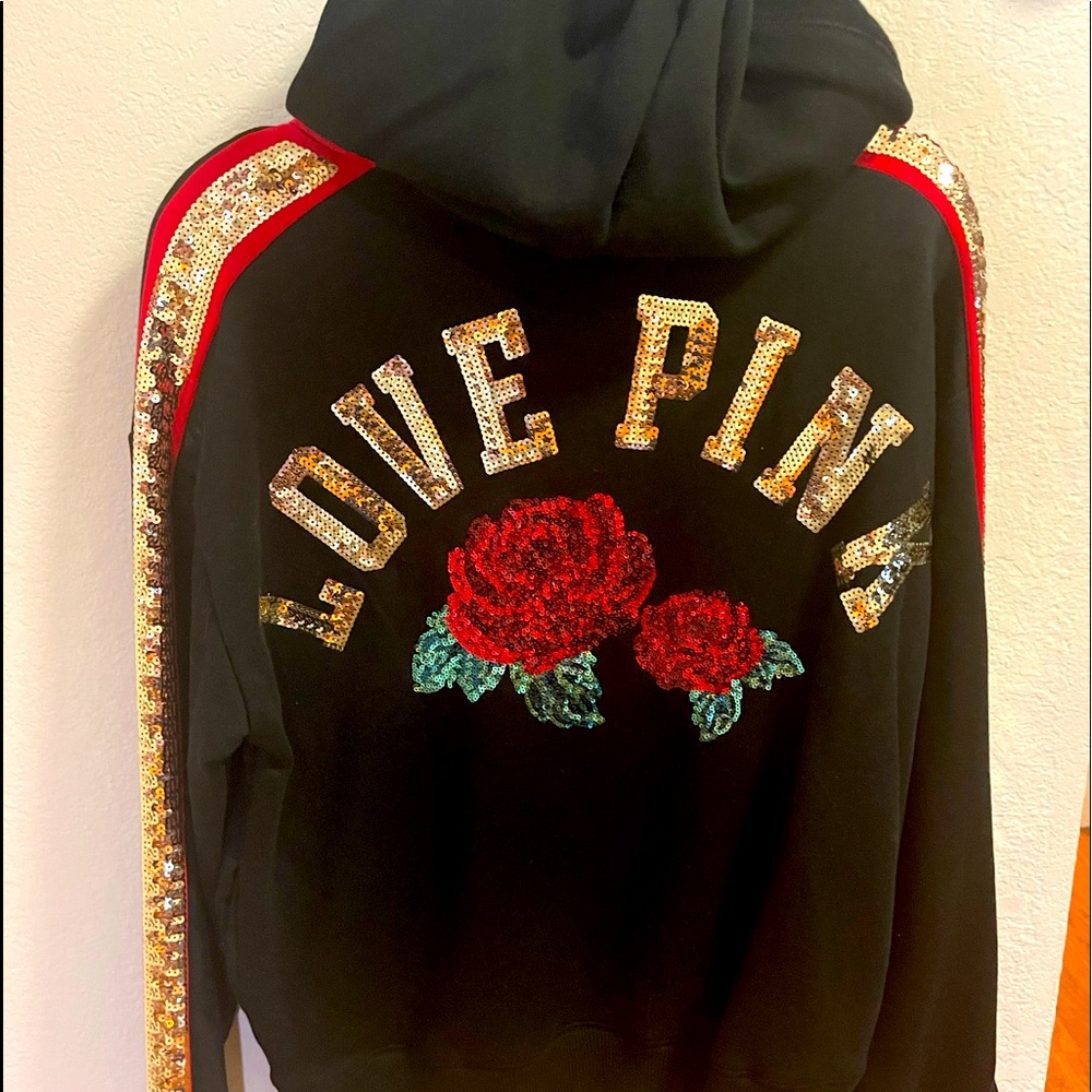 Amazing sweater by Victoria Secret (Pink)